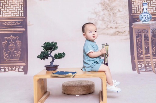 海口宝宝打喷嚏流清水鼻涕